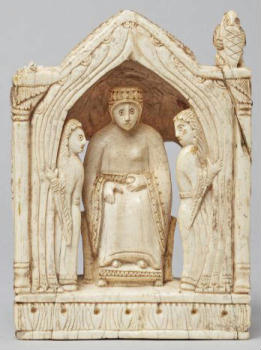 Photo of Reine Chess piece from 11th Century Italy